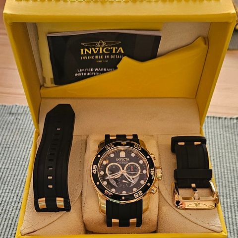 INVICTA Klokke