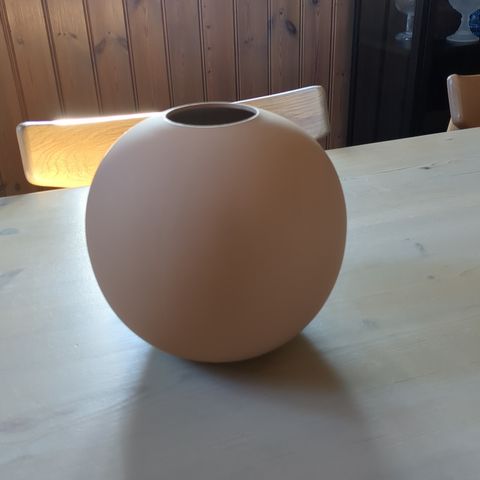 Ball vase