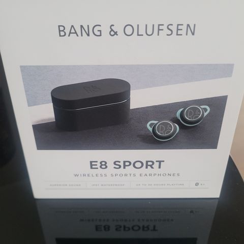 Meget pene earphones fra bang olufsen E8