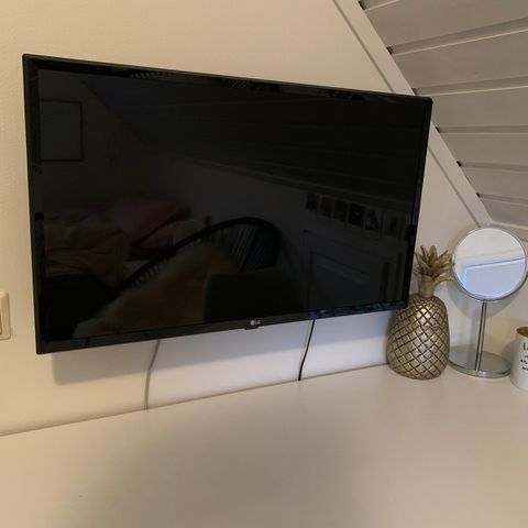 LG smart tv 32’’