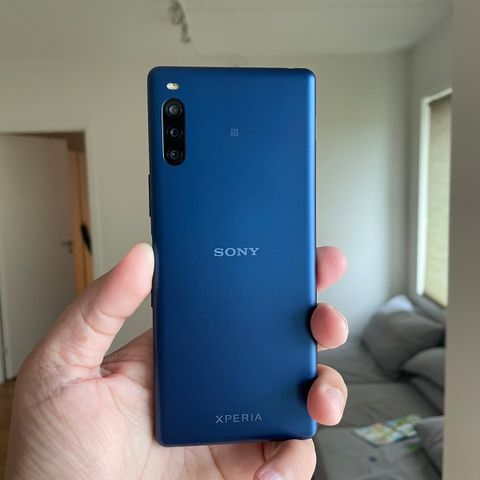 Sony Xperia L4