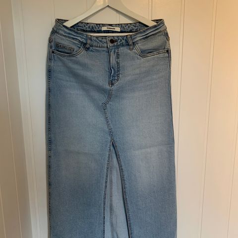 NYTT JEANS SKJØRT