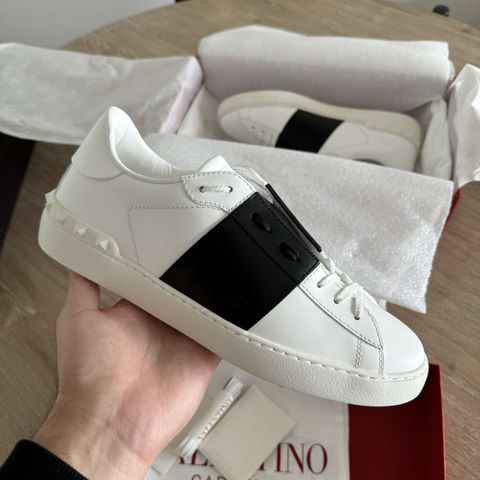 Valentino Garvani Open Sneaker