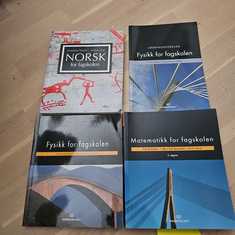 Fagskole bøker og forkurs ingeniør bøker til salgs !!!!