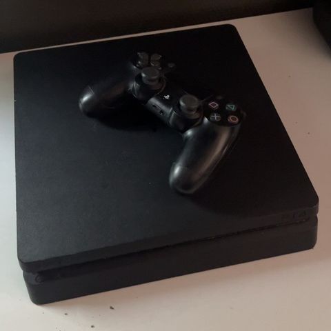 PlayStation 4 slim