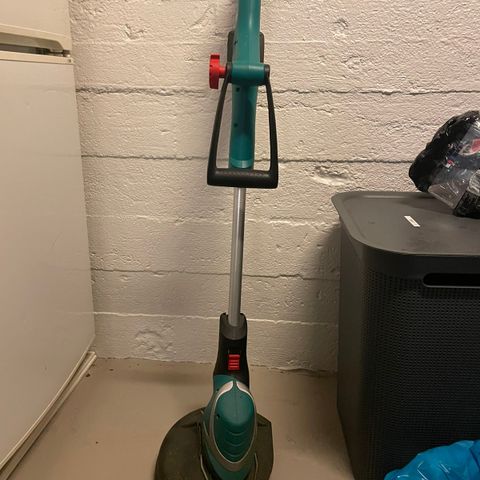 Bosch kantklipper selges