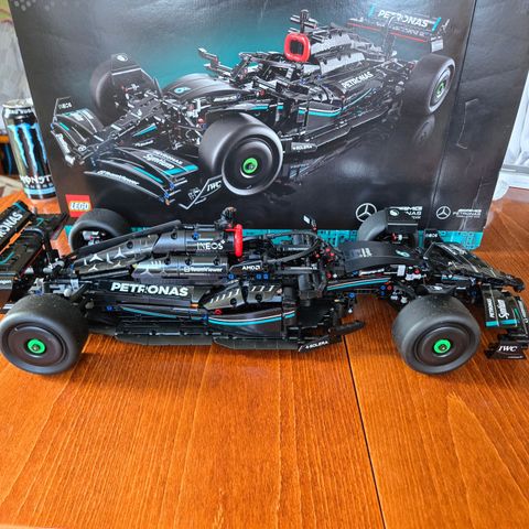 Lego F1 42171 || Mercedes W14 E Performance || Åpen for bud