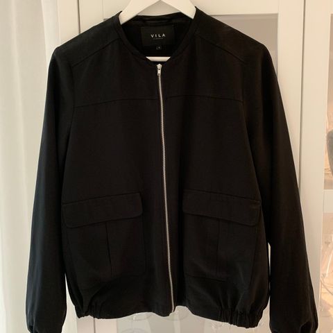 Bomber jacket / Bomberjakke fra VILA