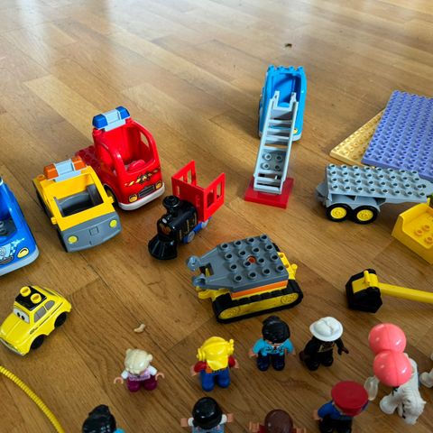 Duplo kasse med mange set