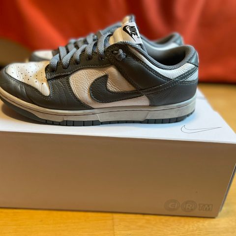 Nike dunk low by you str 40