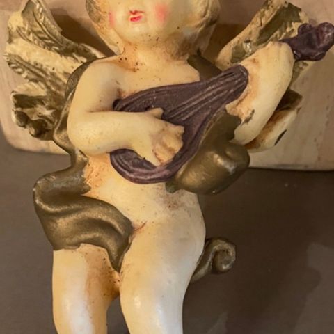 Vintage engel i porselen.