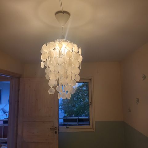 Lampe selges rimelig