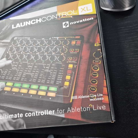 Novation Launch Control XL midi controller