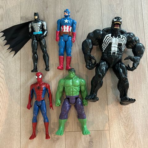 Marvel og batmanfigurer