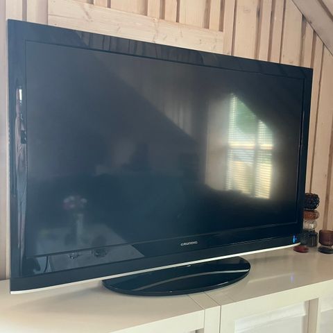 GRUNDIG 42" VLC 9142 T2 TV