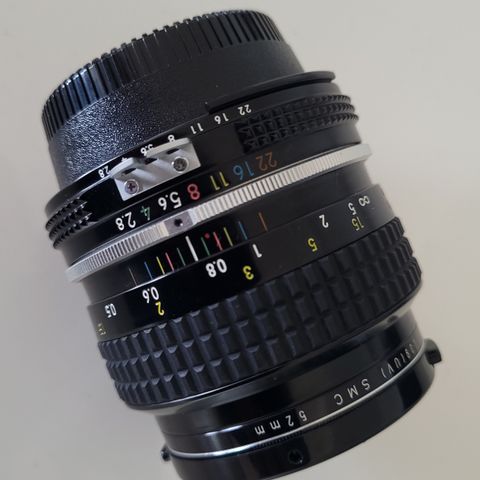 Nikon 35mm f2.8 Nikkor objektiv