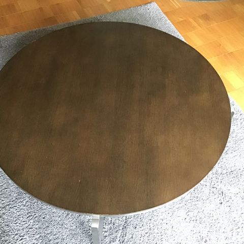 Fint salongbord, 108 cm diameter