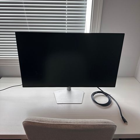 DELL 27’ PC-skjerm