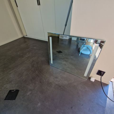 Speil til bad (80cm bredde, 70cm høyde)