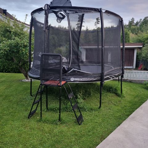 Enorm North Explorer trampoline på 5x3,5meter