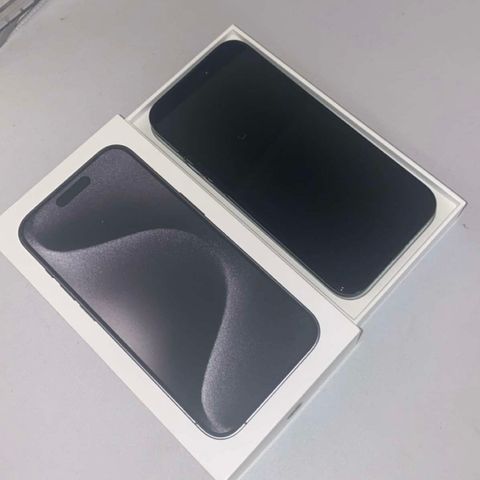 iPhone 15 pro 256gb svart titanium