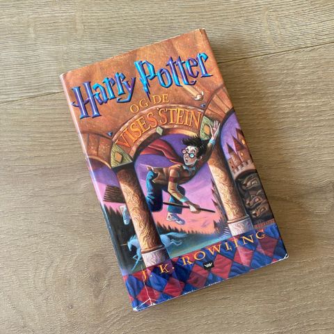 J. K. Rowlings; Harry Potter og de vises stein