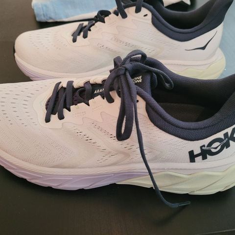 Hoka arahi 5 str 40