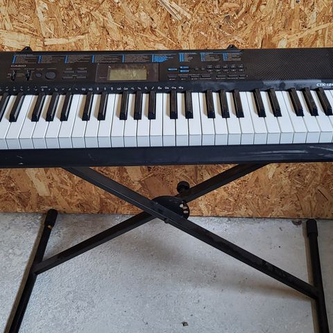 Casio  ctk 1200 Keyboard med 100 sanger  selges med stativ .