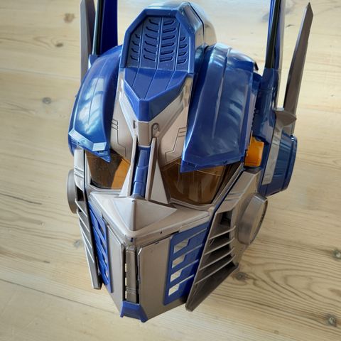 Optimus Prime hjelm med stemmeforvrenger og lydklipp