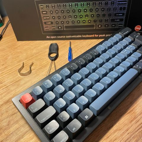 Keychron V4 QMK 60% ISO RGB Hotswap