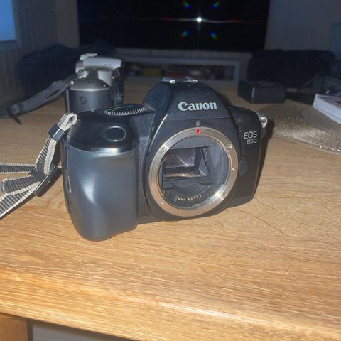 Canon EOS 850 Kamera Hus!