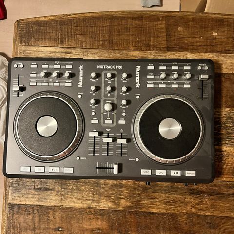 Numark mixtrack pro DJ bord/mixebrett