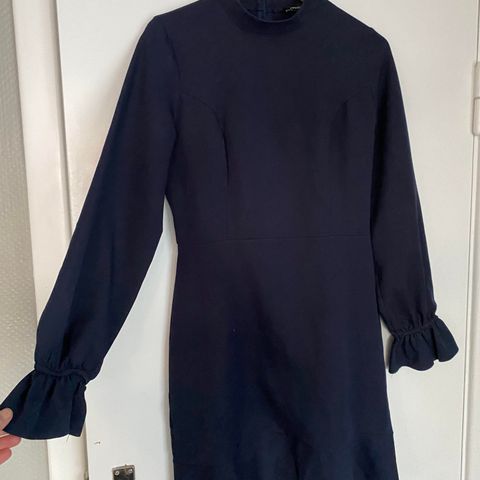 Trendyol kjole - Str. 38 - Mørk Blå