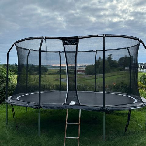 Pro flyer oval trampoline