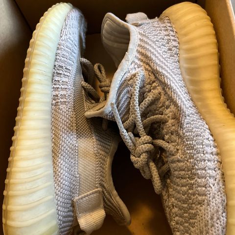 Yeezy 350 Boost V2