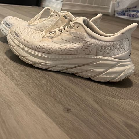 Hoka Clifton 8