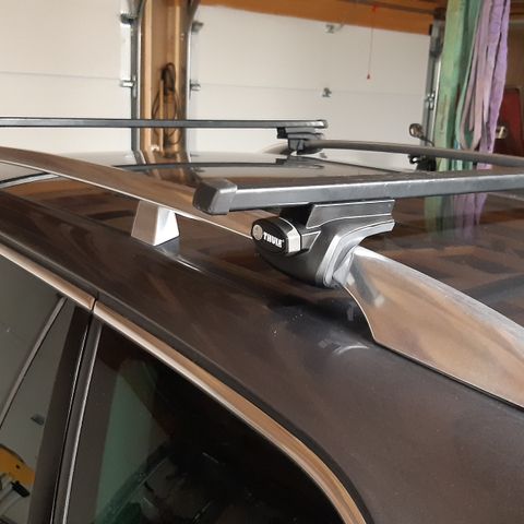 Thule 120cm Takstativ til biler med rails