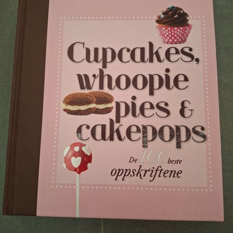 Som ny : Cupcakes, whoopie pies & cakepops av Wendy Sweetster