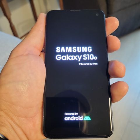 Samsung s10e selges.