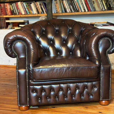 2stk stoler i chesterfield stil - Hbo 1000kr.