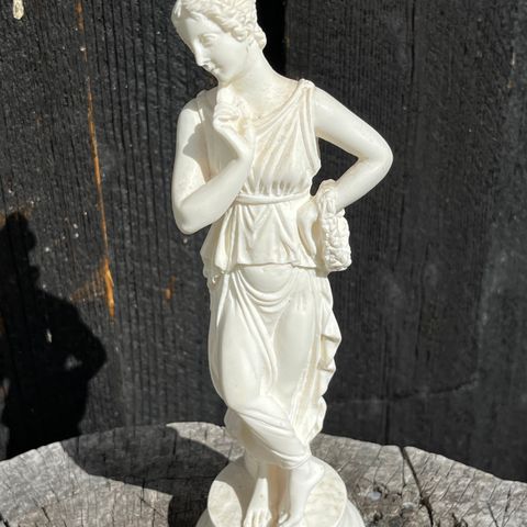 Vintage statuett i Marmorimitasjon, Casea