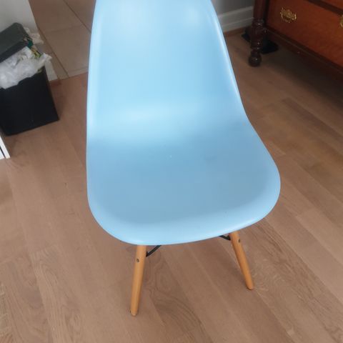 Eames stoler