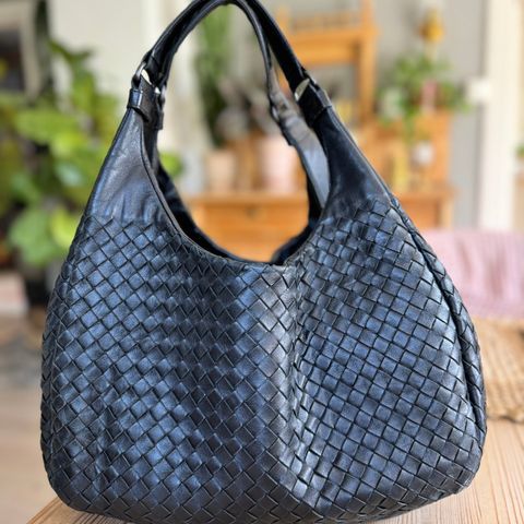 Bottega Veneta Campana Hobo (nye bilder lagt til)