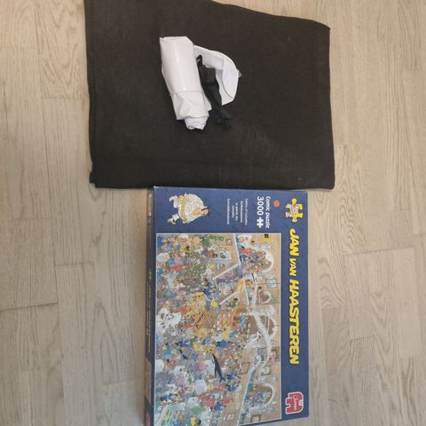 Puzzle 3000 with puzzle mat