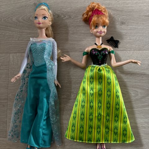 Elsa og Anna Barbie