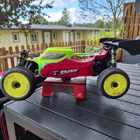 Xray XB8E 1/8 Buggy