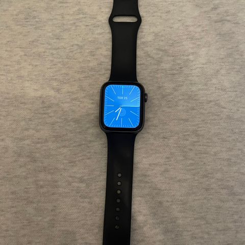 Apple Watch SE 44mm GPS+Cellular (grey alu/ black sport band)
