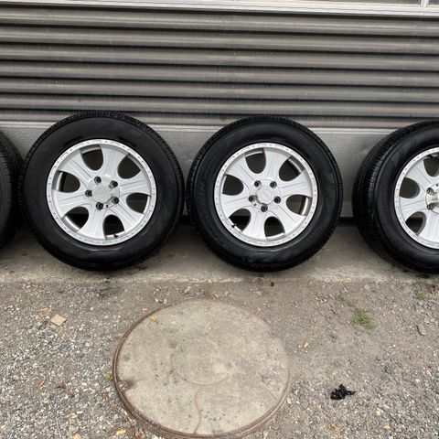 DEKK OG FELG JEPP 235/65 R17  5x127