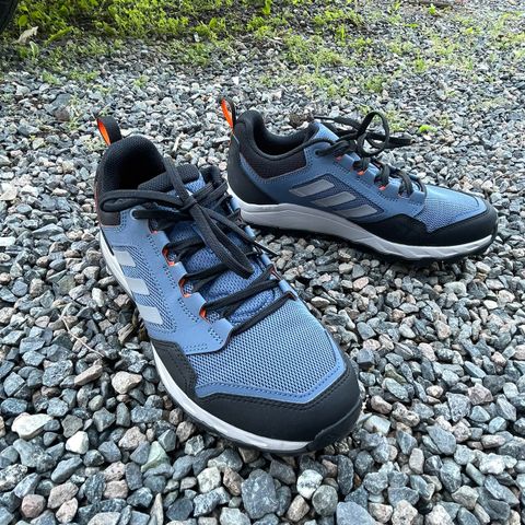 Adidas Terrex TERREX AX4 HIKING 41,5 i størrelse