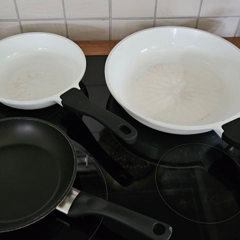 2 frying pans 2 induksjon stekepanner MODERN HOUSE